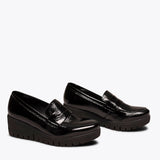 SHINE- Mocasín de charol NEGRO con cuña