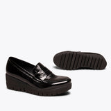 SHINE- Mocasín de charol NEGRO con cuña